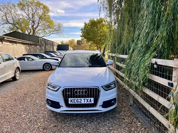 Audi Q3 2013 photo 2