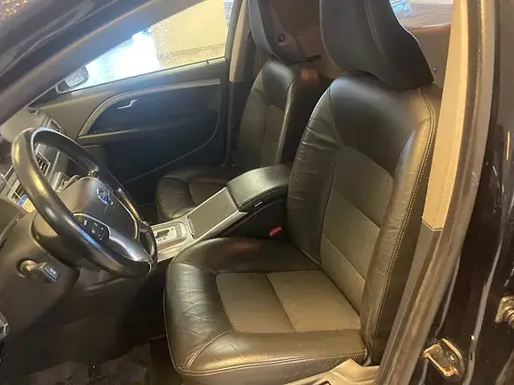 Volvo V70 2012 photo 5