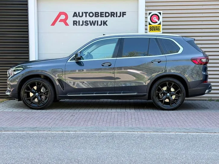 BMW X5 2021 photo 2