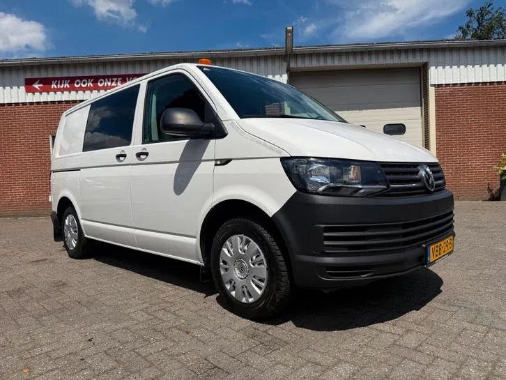 Volkswagen Transporter 2019 photo 2