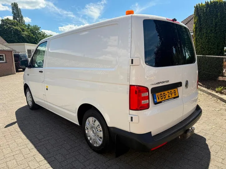 Volkswagen Transporter 2019 photo 3