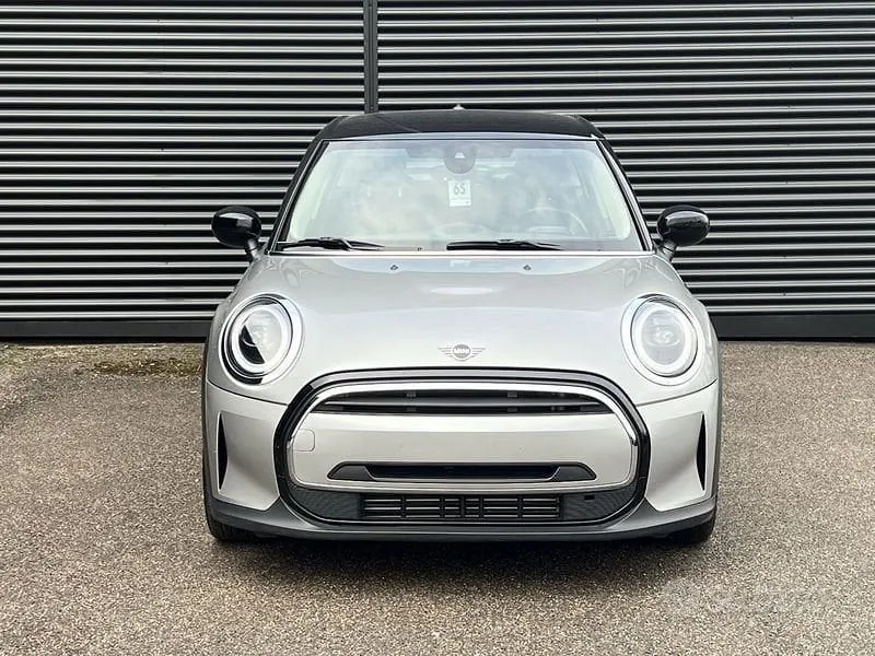 Mini Mini Cooper 2024 photo 2