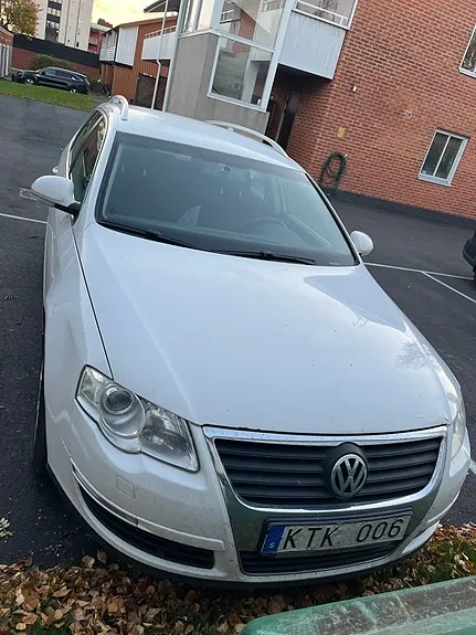 Volkswagen Passat 2010 photo 2