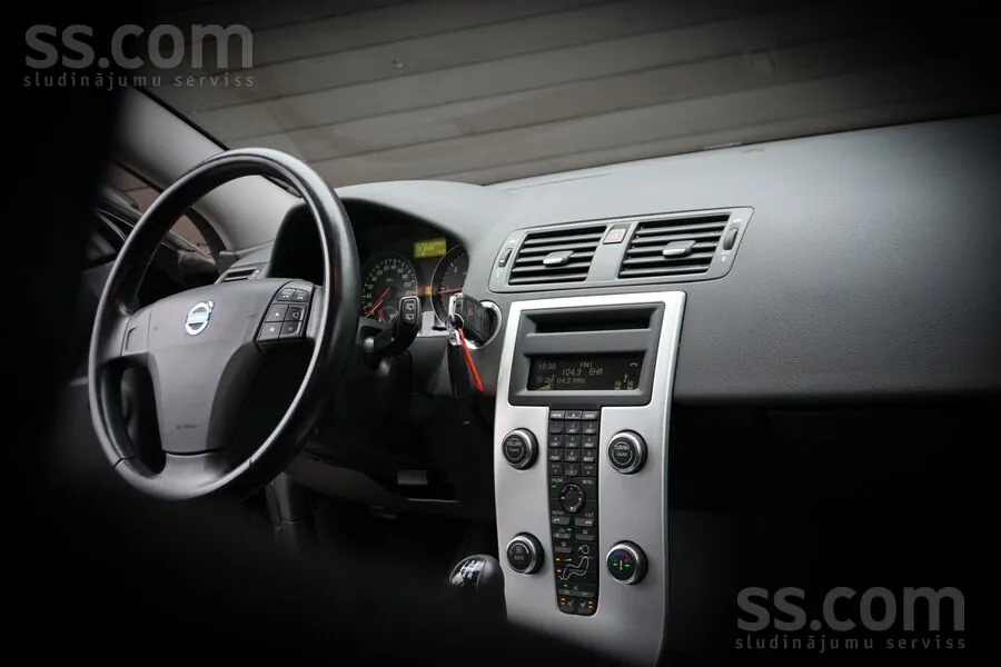 Volvo V50 2010 photo 5