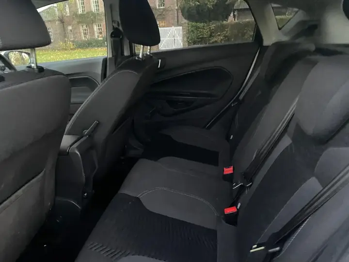 Ford Fiesta 2014 photo 4