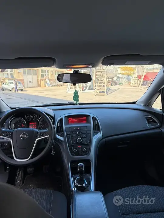 Opel Astra 2014 photo 5