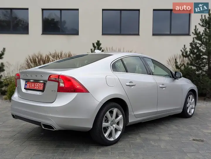 Volvo S60 2016 photo 2