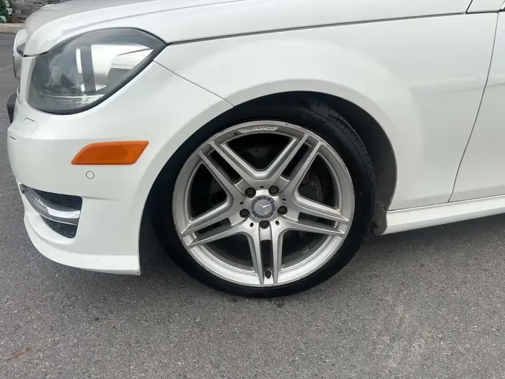 Mercedes-Benz C-Class 2013 photo 2