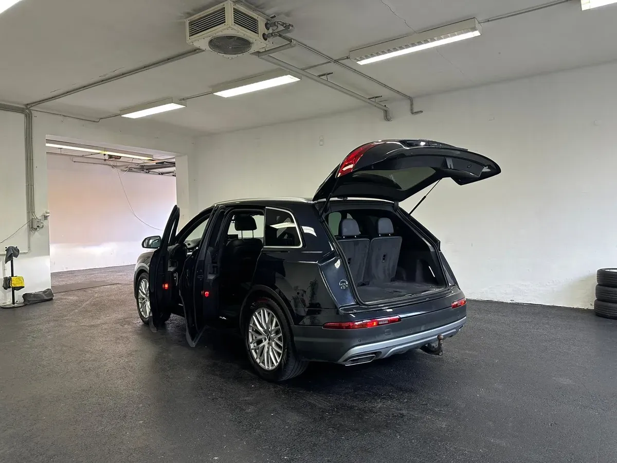 Audi Q7 2016 photo 2