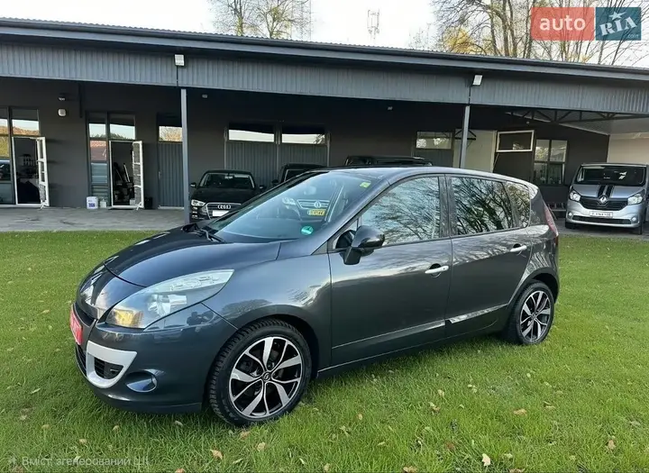 Renault Grand Scenic 2012 photo 3