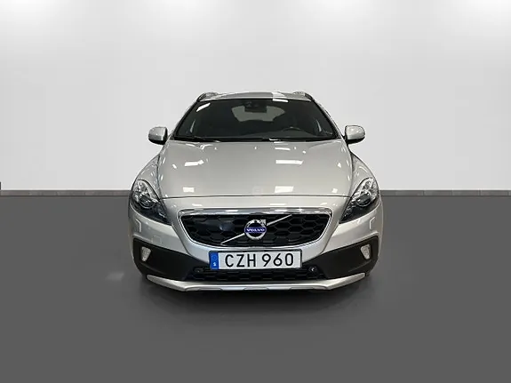 Volvo V40 Cross Country 2015 photo 2