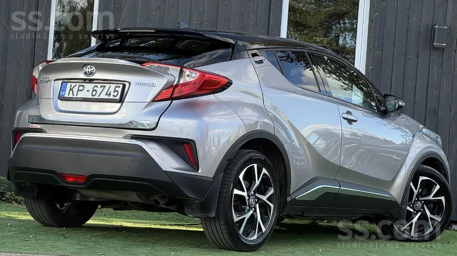 Toyota C-Hr 2017 photo 3