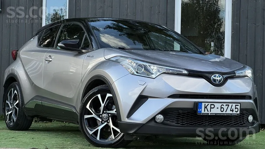 Toyota C-Hr 2017 photo 2