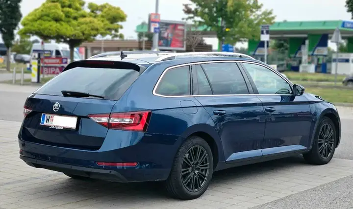 Skoda Superb 2018 photo 3
