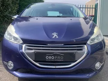 Peugeot 208 2012 photo 3