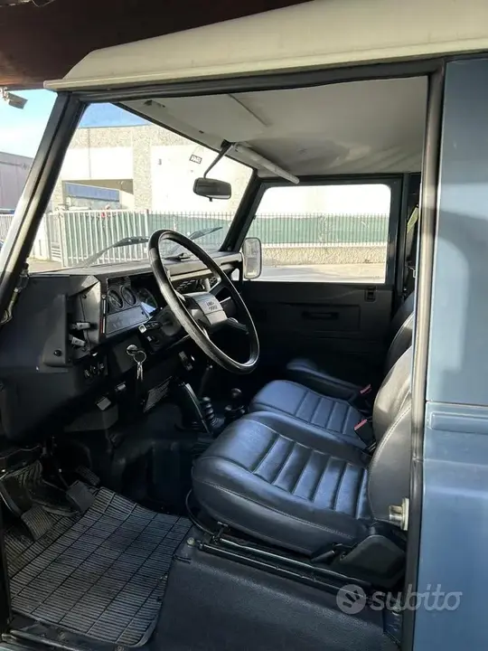 Land Rover Defender 1990 photo 4
