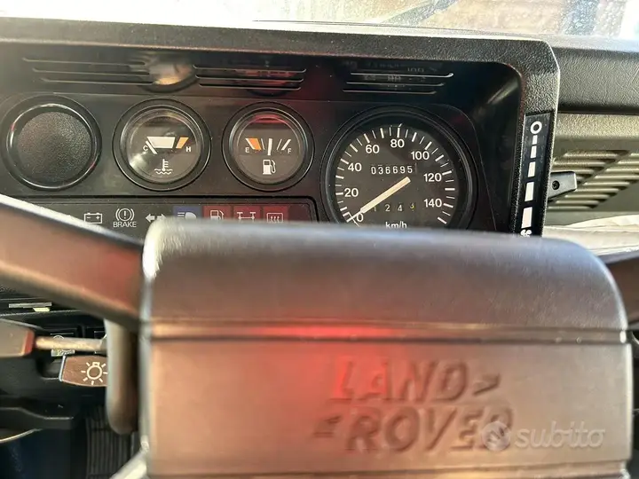 Land Rover Defender 1990 photo 3