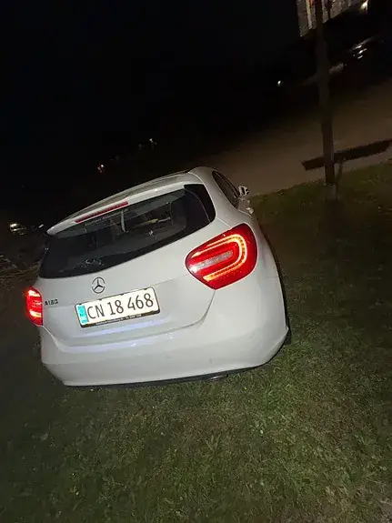 Mercedes-Benz A 180 2015 photo 3