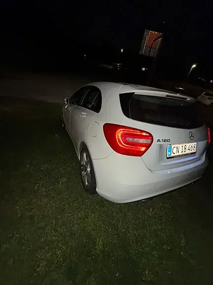 Mercedes-Benz A 180 2015 photo 4