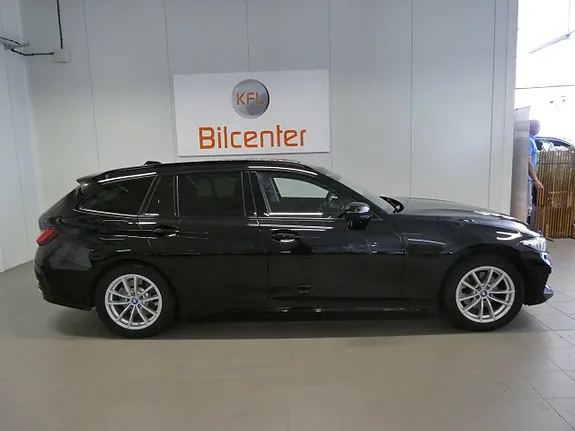 BMW 330E 2024 photo 3