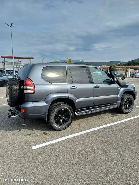 Toyota Land Cruiser 2004 photo 2