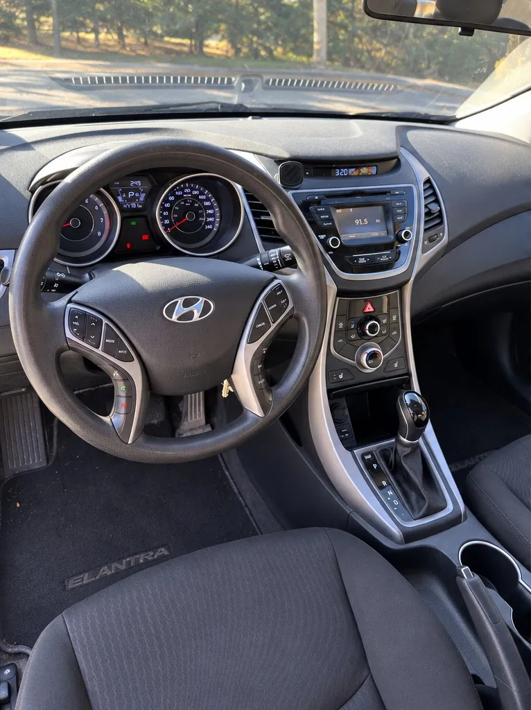 Hyundai Elantra 2016 photo 5