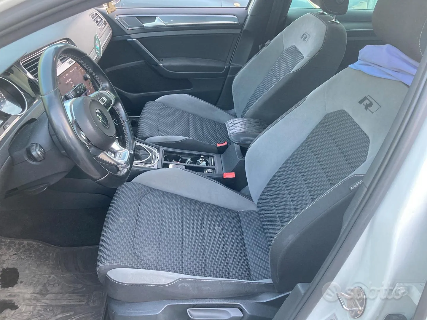 Volkswagen Golf 2019 photo 2