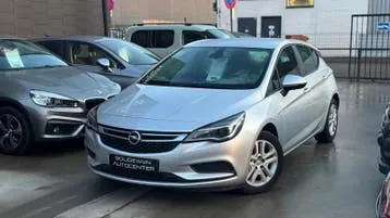 Opel Astra 2019 photo 2