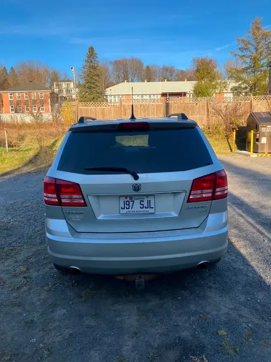 Dodge Journey 2010 photo 2