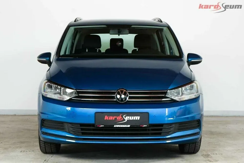 Volkswagen Touran 2021 photo 2