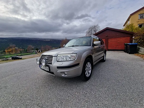Subaru Forester 2006 photo 2