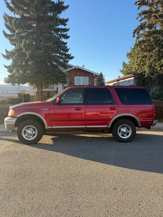 Ford Expedition 2002 photo 2