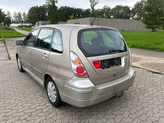 Suzuki Liana 2006 photo 3