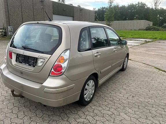 Suzuki Liana 2006 photo 4