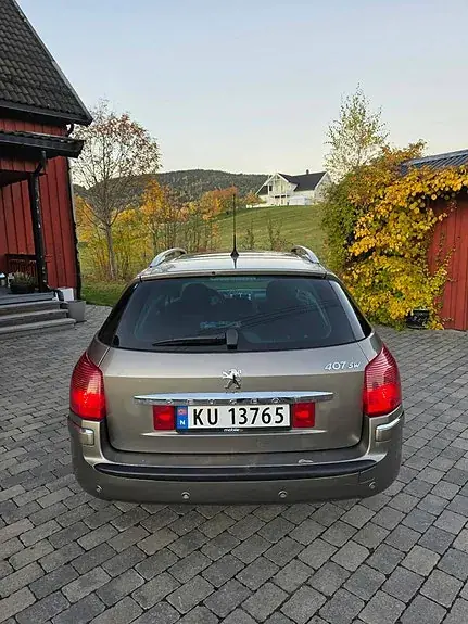 Peugeot 407