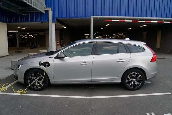 Volvo V60 2016 photo 2