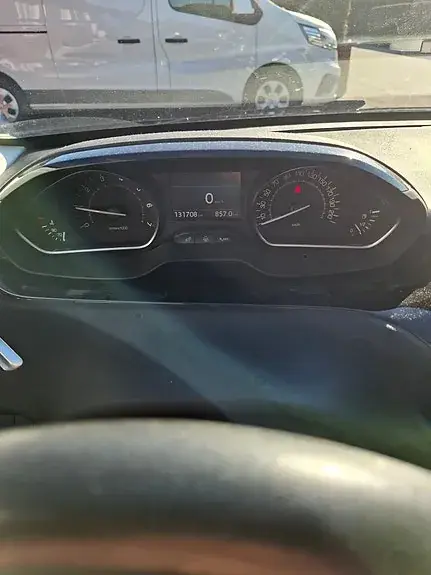 Peugeot 208 2012 photo 5