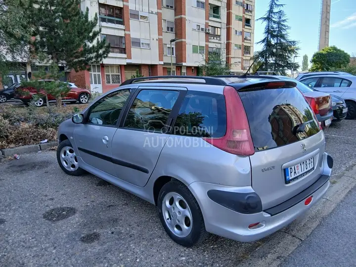 Peugeot 206 2003 photo 3
