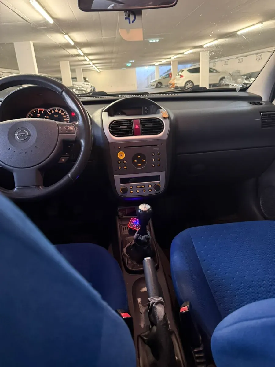 Opel Corsa 2004 photo 2