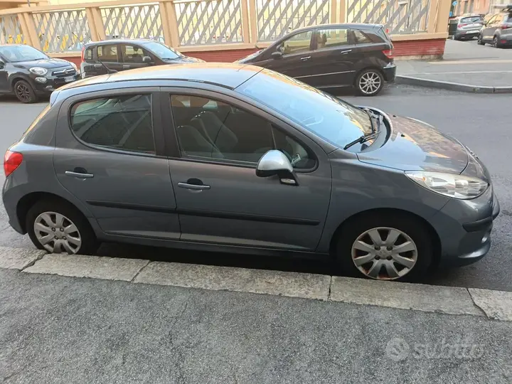 Peugeot 207 2009 photo 3