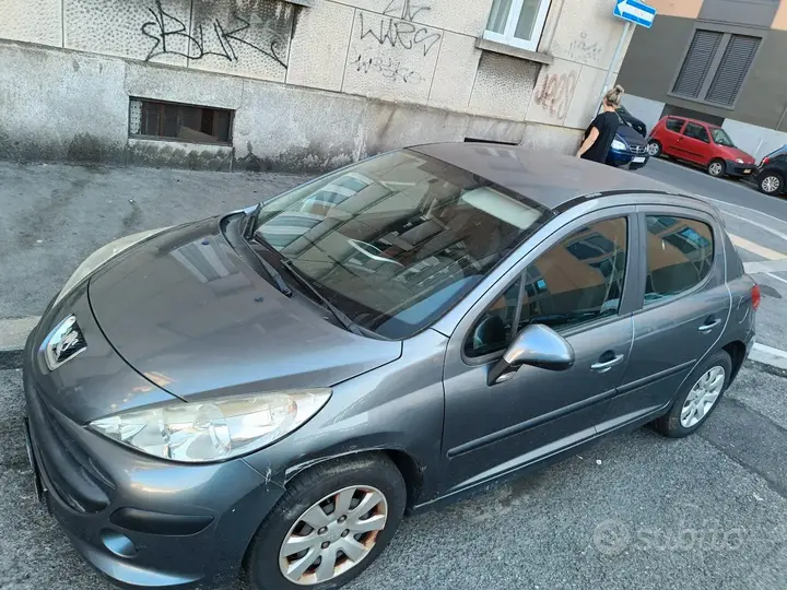 Peugeot 207 2009 photo 2