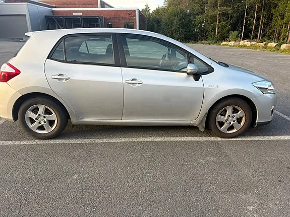Toyota Auris 2012 photo 4