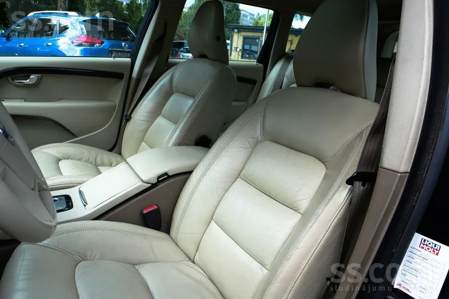Volvo V70 2010 photo 5