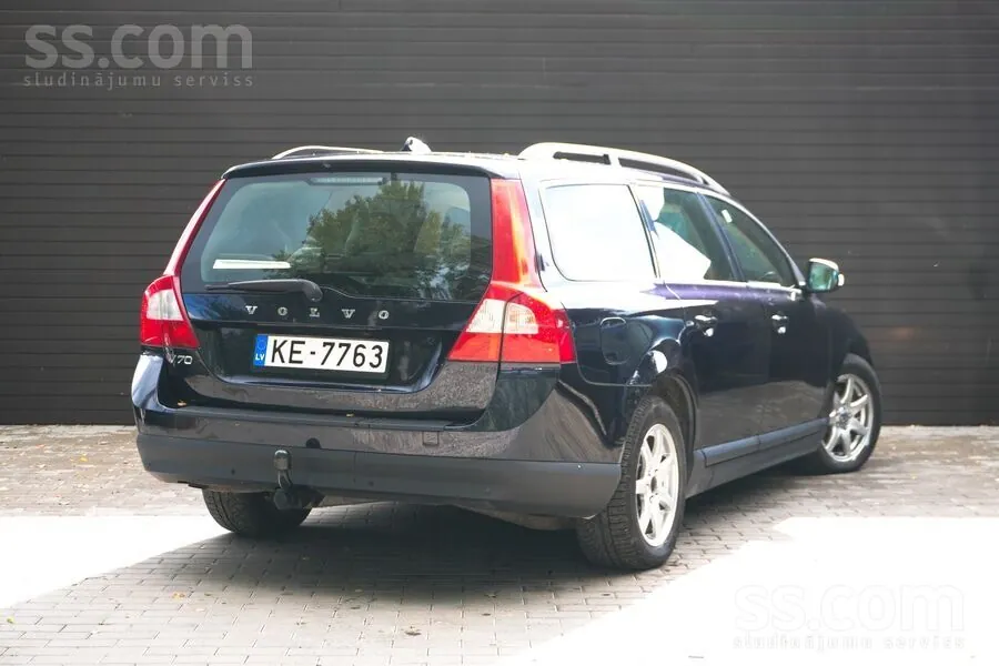 Volvo V70 2010 photo 3