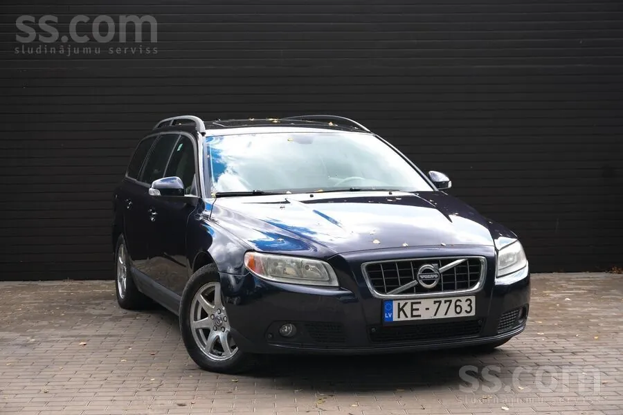 Volvo V70 2010 photo 2