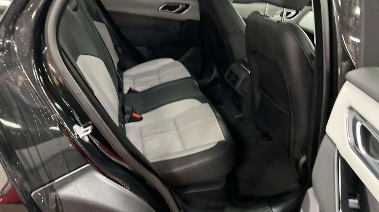Land Rover Range Rover Velar 2024 photo 4