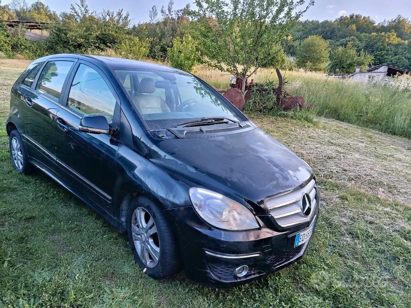 Mercedes-Benz B 2010 photo 2