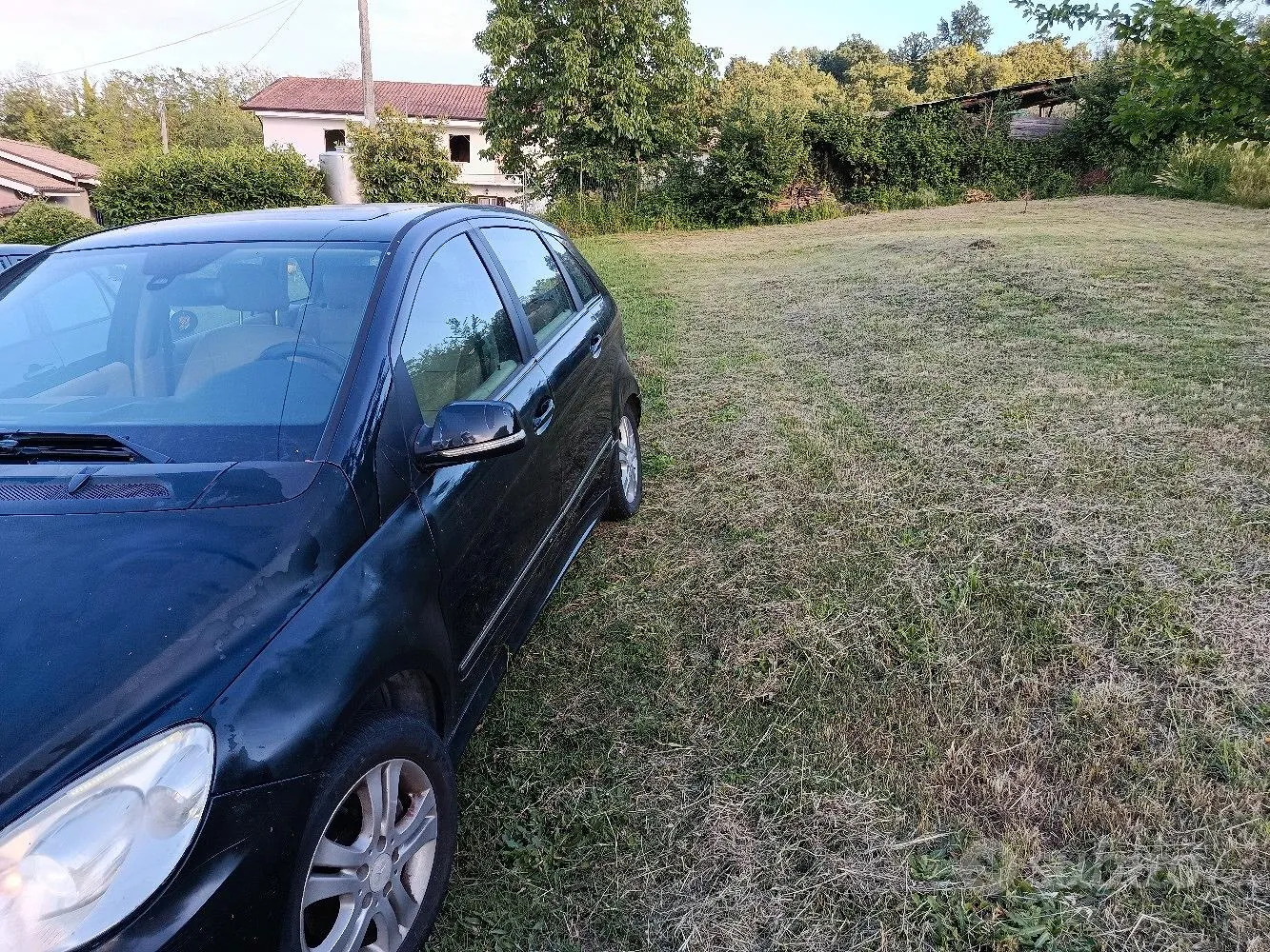 Mercedes-Benz B 2010 photo 3