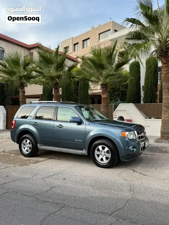 Ford Escape 2011 photo 2