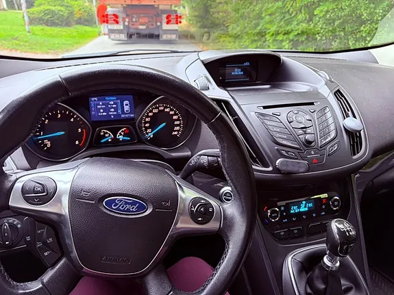 Ford Kuga 2013 photo 5
